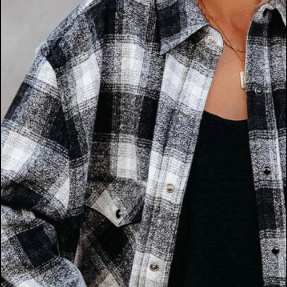 🔥💕Black Buttons Pocketed Plaid Shacket 💕🔥